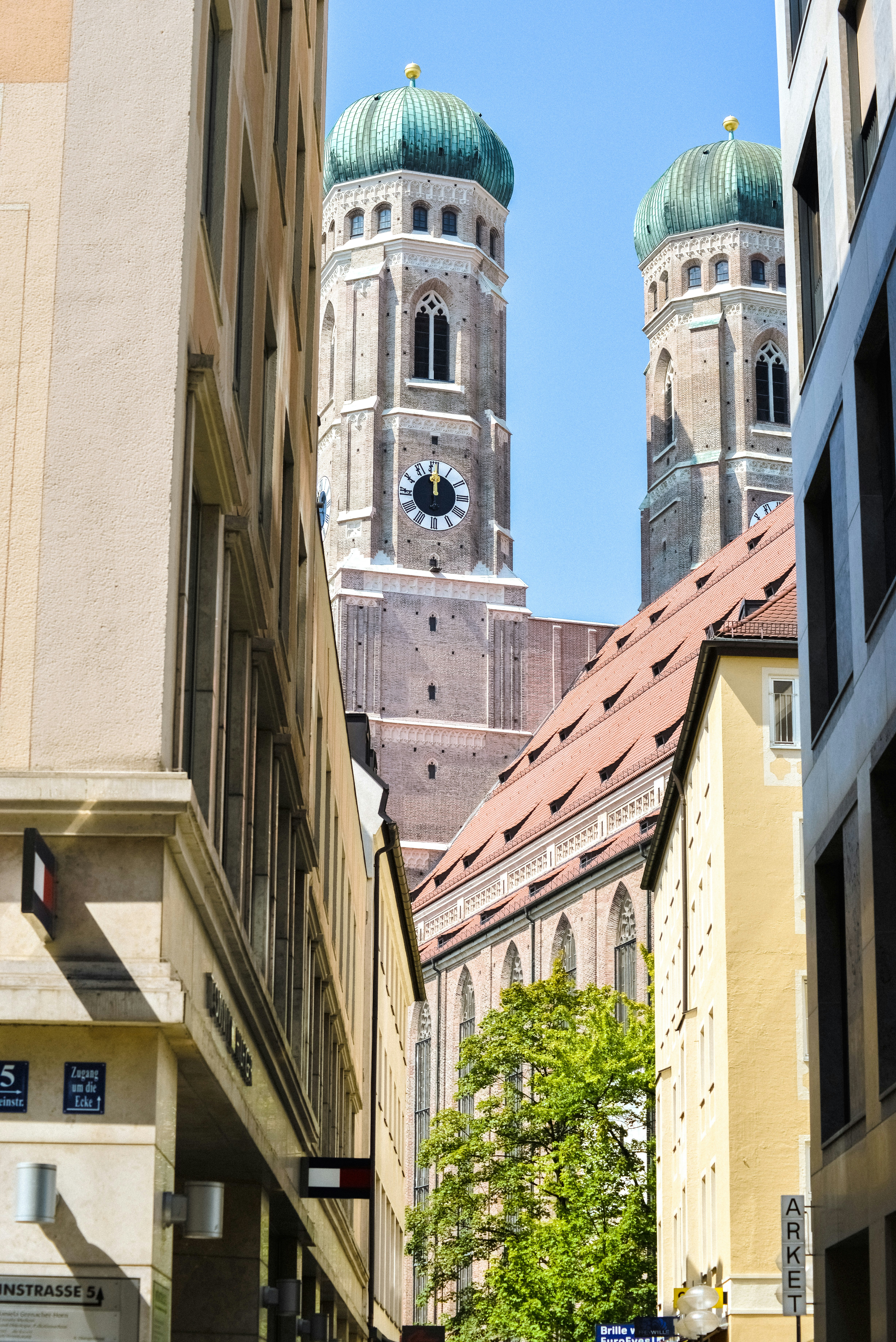 grey concrete dome building in the city during daytime